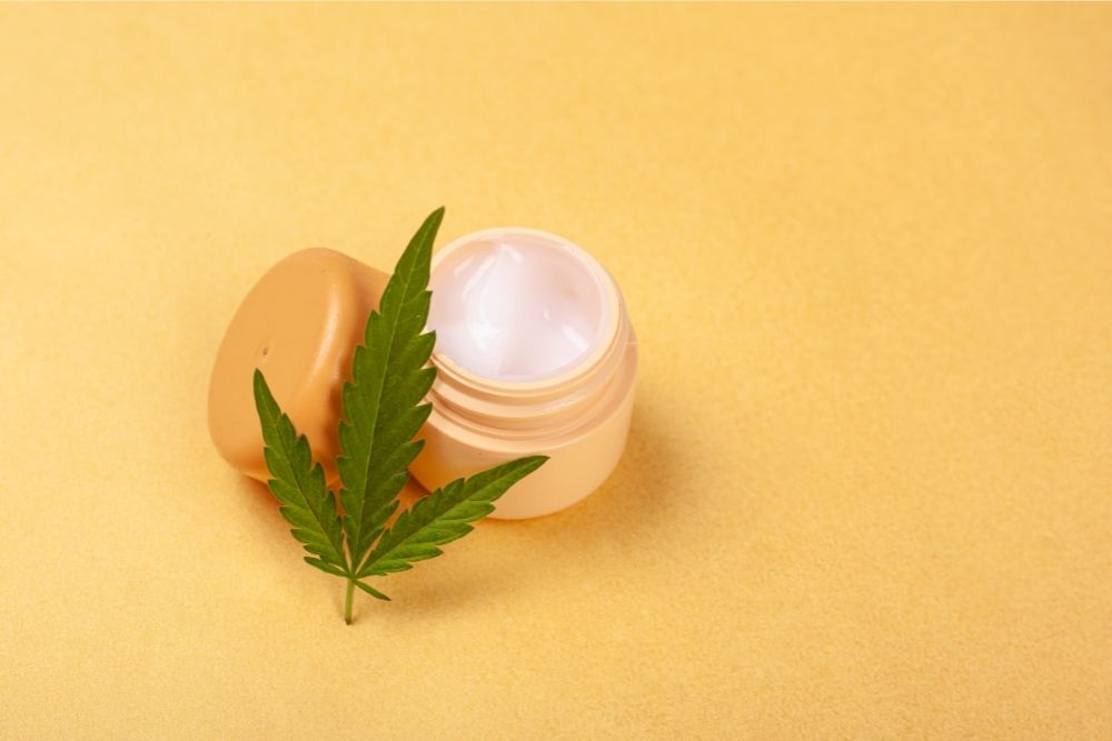 cbd moisturizer with small leaf