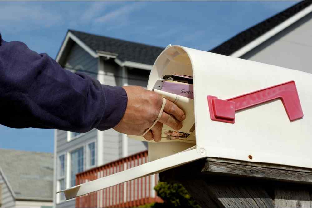 d8 shipments placed in mailbox